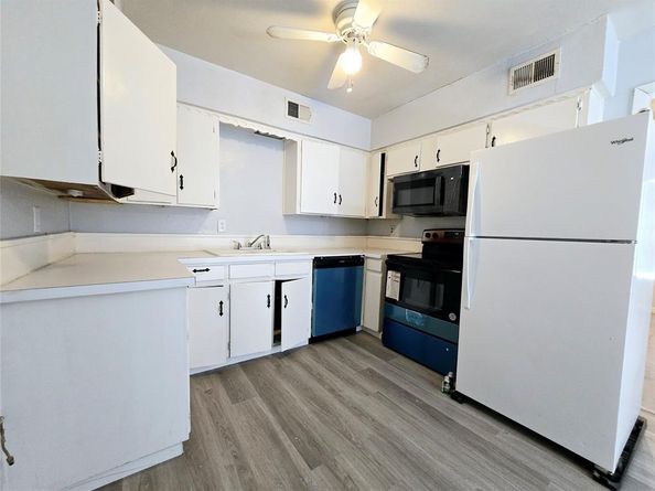 902  Spring Valley Plaza , Richardson Texas 75080