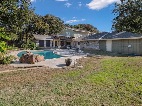 2012  Hollyhill Lane , Denton Texas 76205