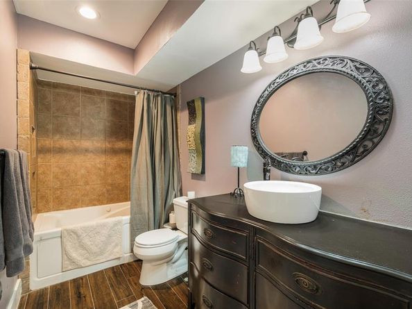 2012  Hollyhill Lane , Denton Texas 76205