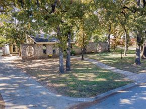 2012  Hollyhill Lane , Denton Texas 76205