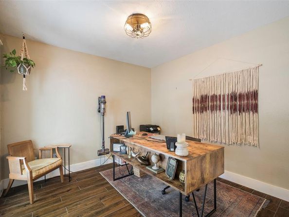 2012  Hollyhill Lane , Denton Texas 76205