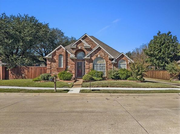 8501  Mustang Drive , Irving Texas 75063