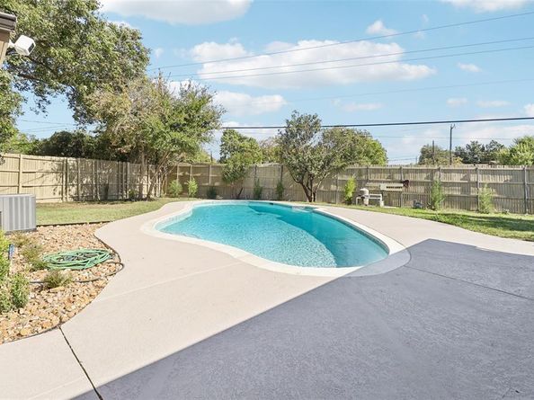 7862  La Verdura Drive , Dallas Texas 75248