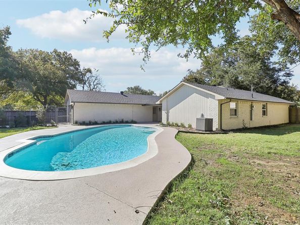 7862  La Verdura Drive , Dallas Texas 75248