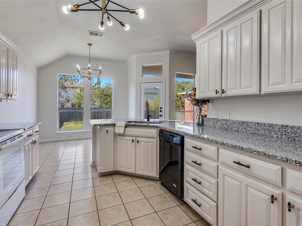 803 W Lonesome Dove Trail , Arlington Texas 76001