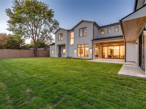 3788  Vinecrest Drive , Dallas Texas 75229