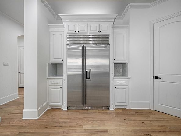 6301  Churchill Way , Dallas Texas 75230