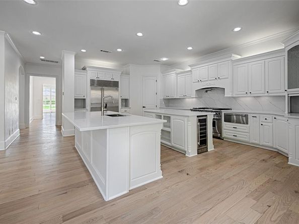 6301  Churchill Way , Dallas Texas 75230