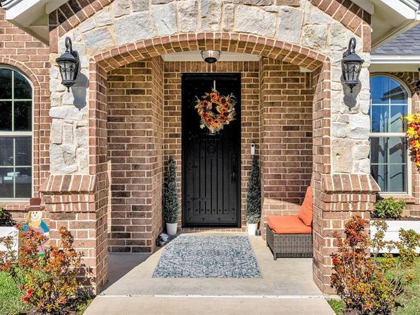 300 W Bell Street , Everman Texas 76140