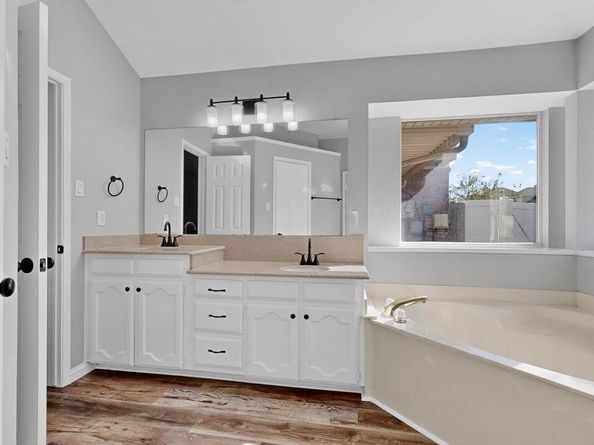 8510  Hartford Drive , Rowlett Texas 75089