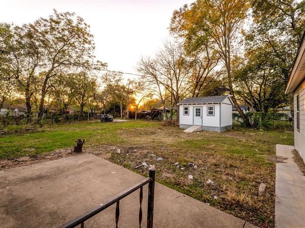 1315  Whitley Drive , Dallas Texas 75217