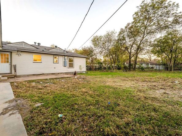 1315  Whitley Drive , Dallas Texas 75217