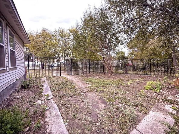 1315  Whitley Drive , Dallas Texas 75217