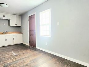 8525  Oak Haven Lane , Dallas Texas 75217