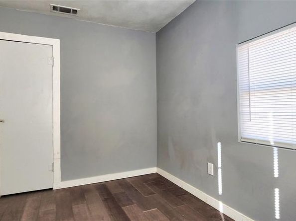 8525  Oak Haven Lane , Dallas Texas 75217