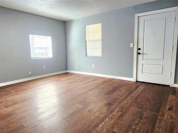 8525  Oak Haven Lane , Dallas Texas 75217