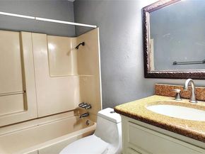 8525  Oak Haven Lane , Dallas Texas 75217