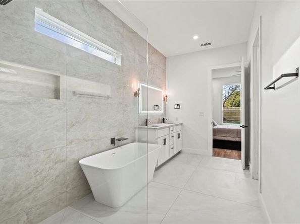 2401  Peabody Avenue , Dallas Texas 75215