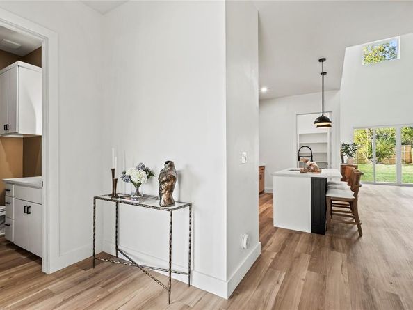 2401  Peabody Avenue , Dallas Texas 75215