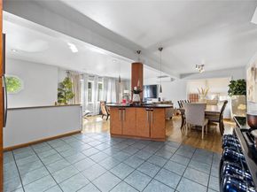 6907 Little Neck Parkway, Glen Oaks NY 11004