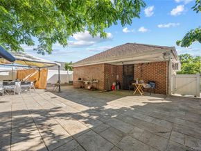 6907 Little Neck Parkway, Glen Oaks NY 11004