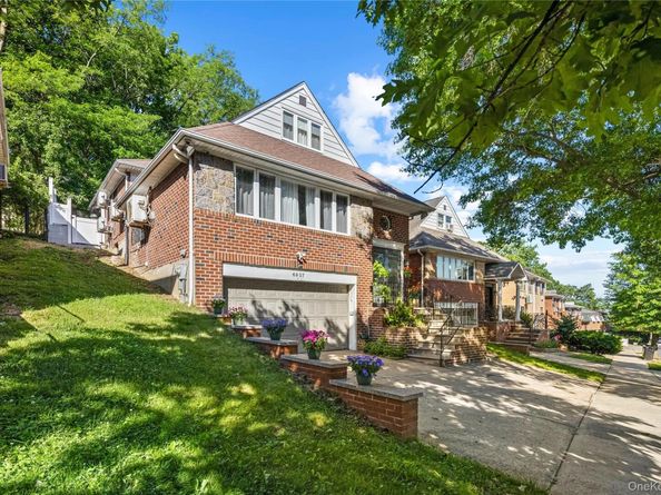 6907 Little Neck Parkway, Glen Oaks NY 11004
