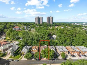 6907 Little Neck Parkway, Glen Oaks NY 11004