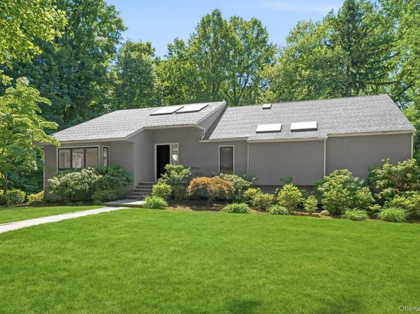 12 Hearthstone Circle, Scarsdale NY 10583