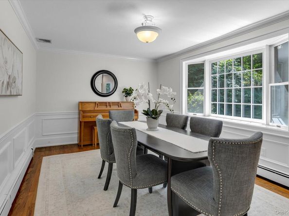 14 Hawks Nest Road, Stony Brook NY 11790
