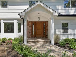 6 Washington Avenue, Dix Hills NY 11746