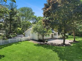 6 Washington Avenue, Dix Hills NY 11746
