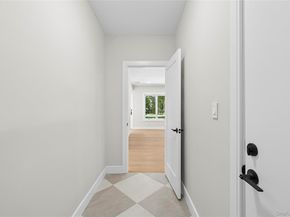 6 Washington Avenue, Dix Hills NY 11746