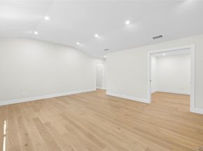 6 Washington Avenue, Dix Hills NY 11746