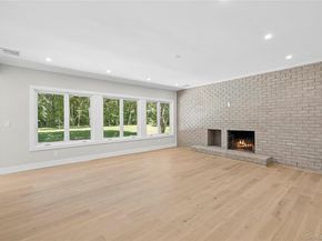 6 Washington Avenue, Dix Hills NY 11746