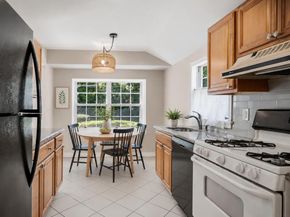 532 Race Place, Oakdale NY 11769