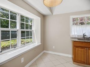 532 Race Place, Oakdale NY 11769