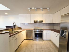 133-47 Sanford Avenue 11A, Flushing NY 11355