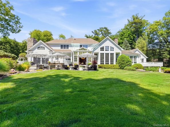 91 Woodhollow Court, Syosset NY 11791