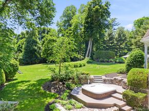 91 Woodhollow Court, Syosset NY 11791
