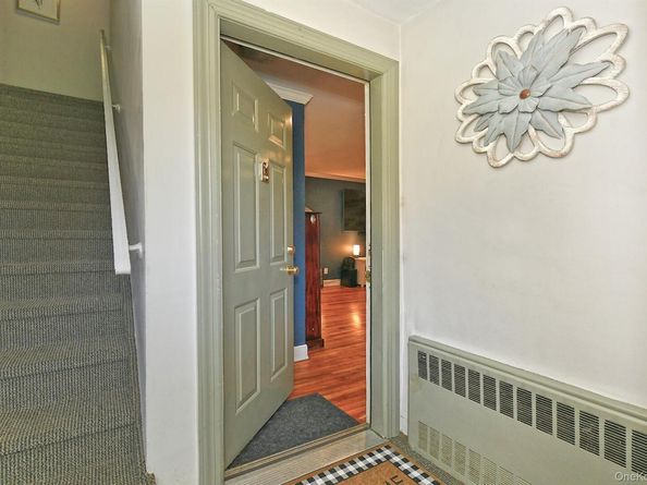 172 Edmunton Drive D9, North Babylon NY 11703