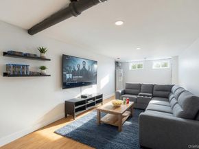 10 Curlin Lane, Saint James NY 11780
