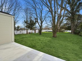 10 Curlin Lane, Saint James NY 11780