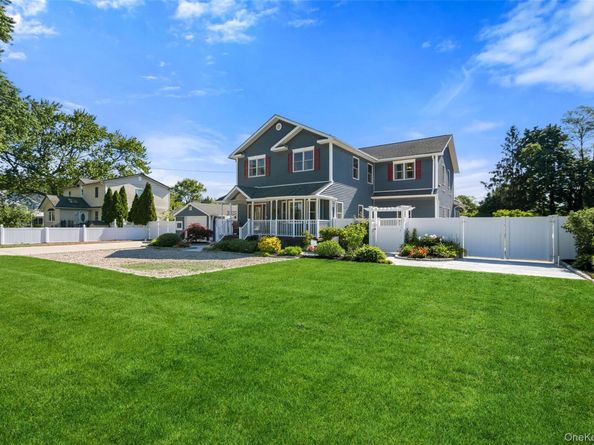 2185 Sycamore Avenue, Ronkonkoma NY 11779