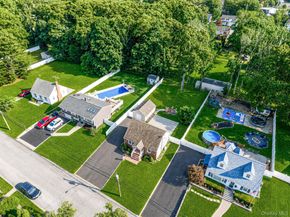 34 Weichers Street, Ronkonkoma NY 11779