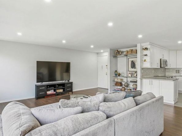 166-10 Powells Cove Boulevard 6C, Whitestone NY 11357