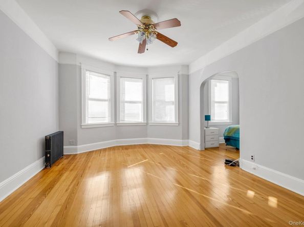 2422 St Raymonds Avenue, Bronx NY 10461