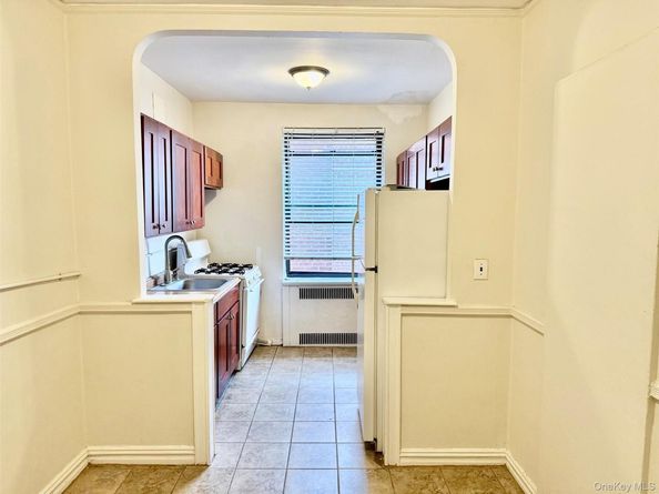 210 Martine Avenue 6L, White Plains NY 10601