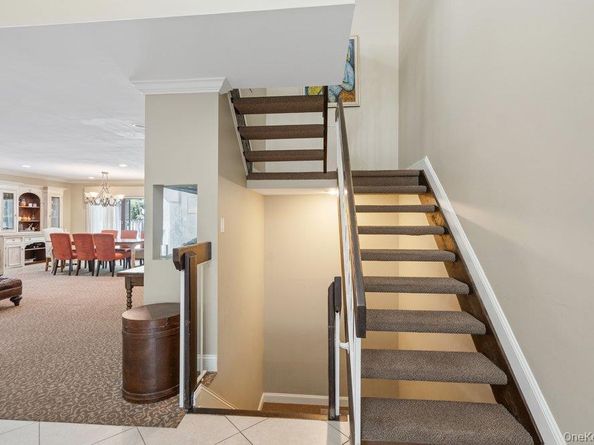 302 Vista Drive, Jericho NY 11753