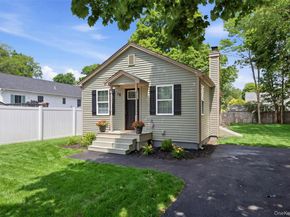 19 Lacrosse Road, Mastic Beach NY 11951