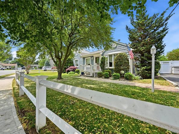 4 Bacon Lane, Babylon NY 11702